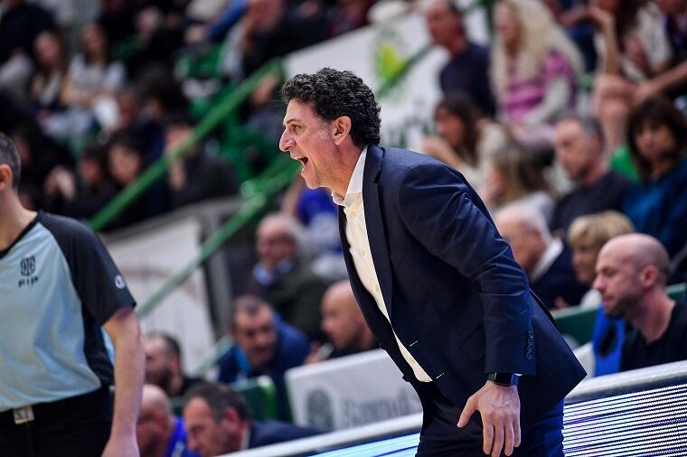 Il coach della Dinamo Women Antonello Restivo | Foto L.Canu / Ciamillo-Castoria