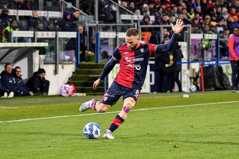 Nahitan Nandez durante Cagliari-Genoa | Foto Luigi Canu