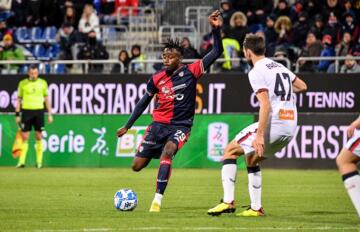 Antoine Makoumbou durante Cagliari-Genoa | Foto Luigi Canu