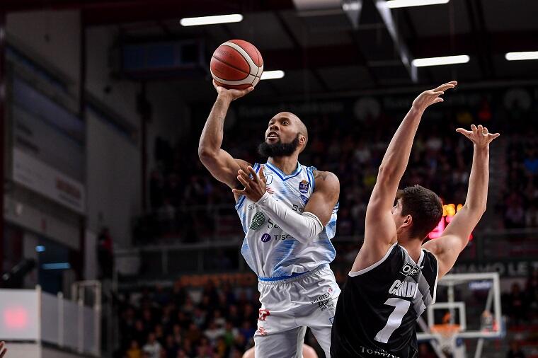 Chris Dowe in Dinamo Sassari-Bertram Tortona | Foto Luigi Canu