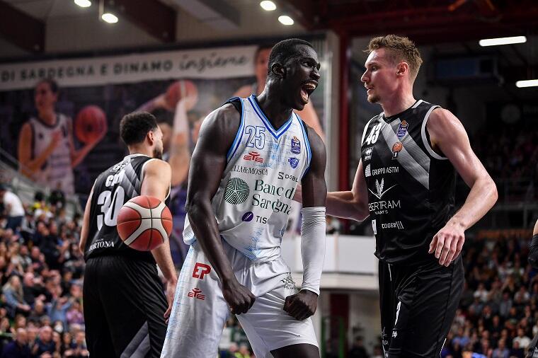 Ousmane Diop in Dinamo Sassari-Bertram Tortona | Foto Luigi Canu