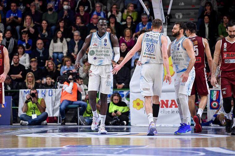 Ousmane Diop esulta durante Dinamo Sassari-Reyer Venezia | Foto Luigi Canu