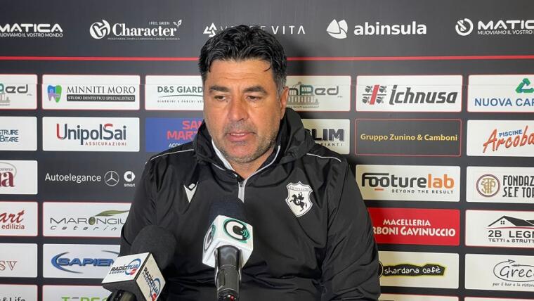 Colavitto, tecnico dell'Ancona nella sala stampa del Vanni Sanna