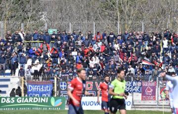 Curva Nord del Vanni Sanna | Foto Alessandro Sanna