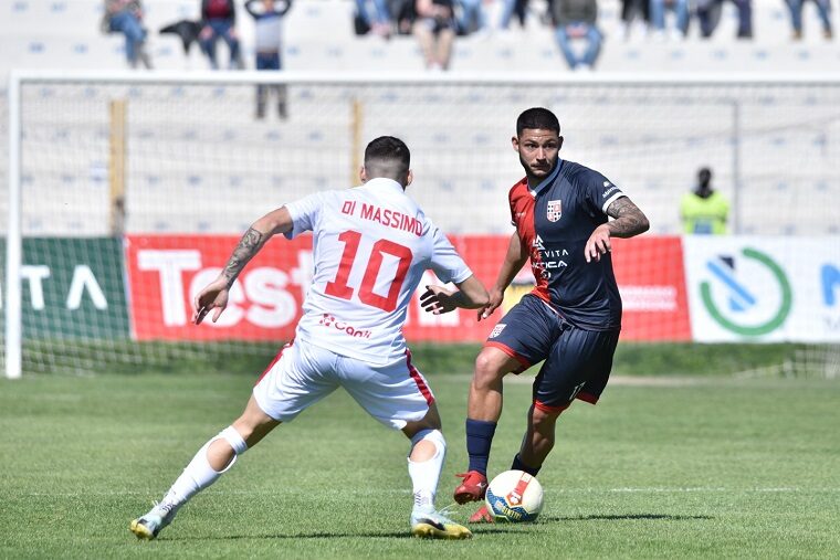 Francesco Urso durante la sfida contro l'Ancona | Foto di Alessandro Sanna