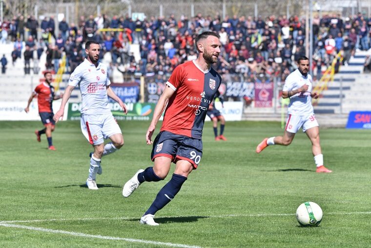 Stefano Scappini durante la sfida contro l'Ancona | Foto Alessandro Sanna