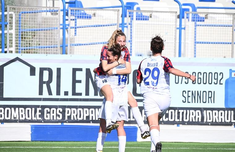 Torres Femminile che esulta dopo un gol nella sfida contro il Tavagnacco | Foto Beatrice Cirronis