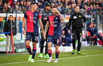 Nahitan Nandez e Gabriele Zappa durante Cagliari-Frosinone | Foto Luigi Canu