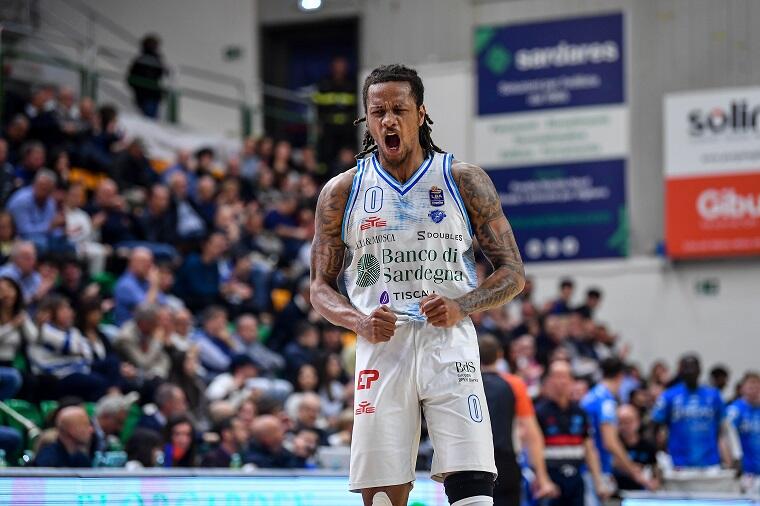 Jamal Jones esulta dopo un canestro segnato in Dinamo-Trieste | Foto Luigi Canu