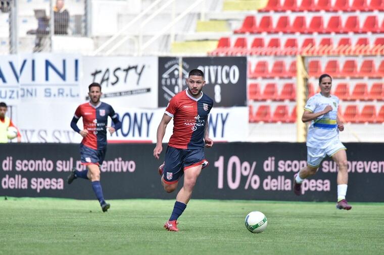Urso in azione nella sfida contro la Carrarese | Foto di Alessandro Sanna