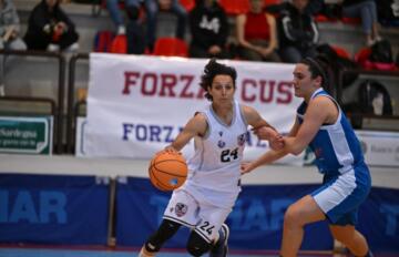 Erika Striulli, capitana del Cus Cagliari, durante la gara con Matelica | Foto Andrea Chiaramida