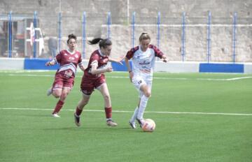 Angelica Poli, giocatrice della Torres Femminile, in azione durante la sfida contro l'Arezzo | Foto di Beatrice Cirronis