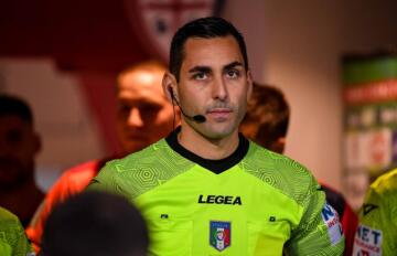 Andrea Colombo, arbitro della sfida semifinale d'andata tra Cagliari e Parma | Foto Luigi Canu