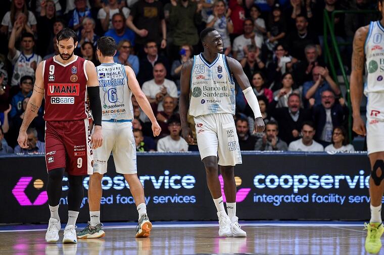 Ousmane Diop durante gara 3 della serie tra Banco di Sardegna Dinamo Sassari - Umana Reyer Venezia | Foto Luigi Canu