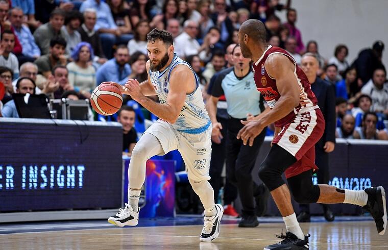 Stefano Gentile durante gara 4 di Dinamo Sassari-Reyer Venezia | Foto Luigi Canu