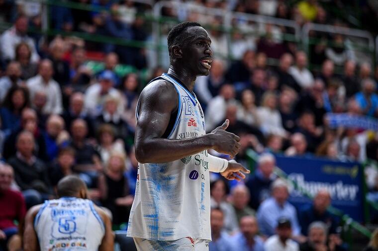 Ousmane Diop durante gara 4 della serie tra Banco di Sardegna Dinamo Sassari - Umana Reyer Venezia | Foto Luigi Canu