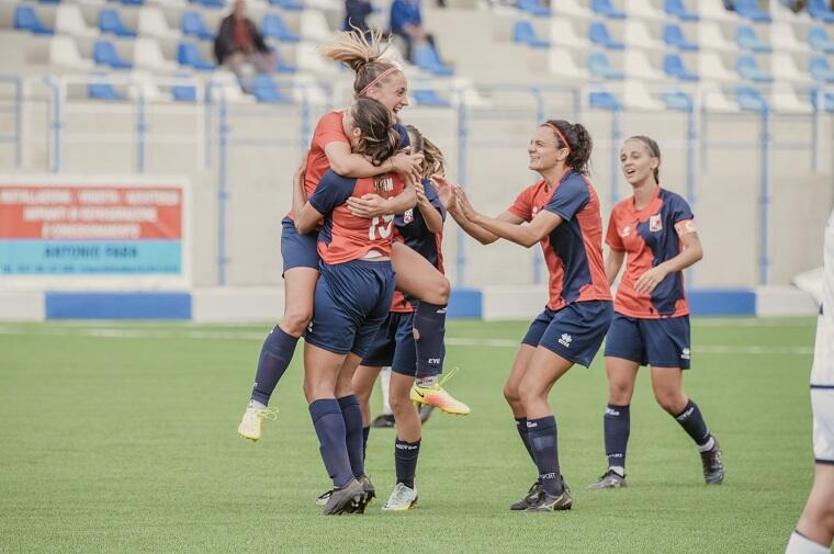 Torres Femminile che esulta dopo un gol | Foto di Beatrice Cirronis