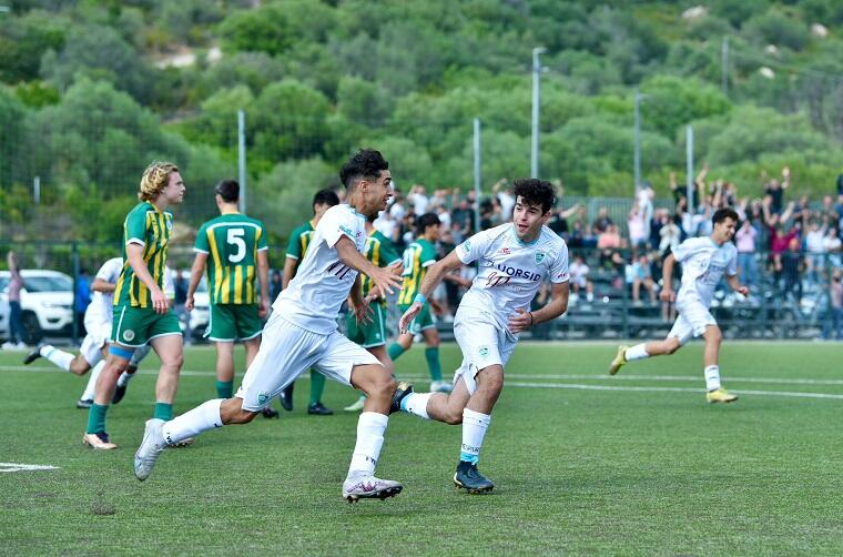 L'Under 17 dell'Olbia che esulta dopo il gol messo a segno contro il Sangiuliano | Foto US Olbia