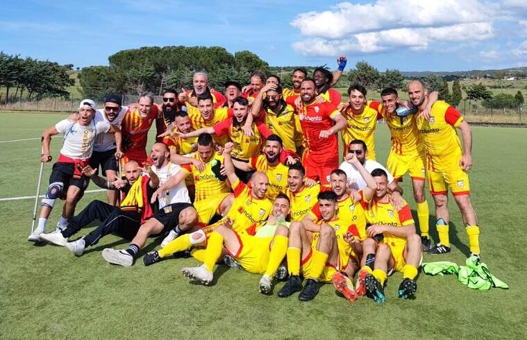 I festeggiamenti della Fc Alghero | Foto Fc Alghero