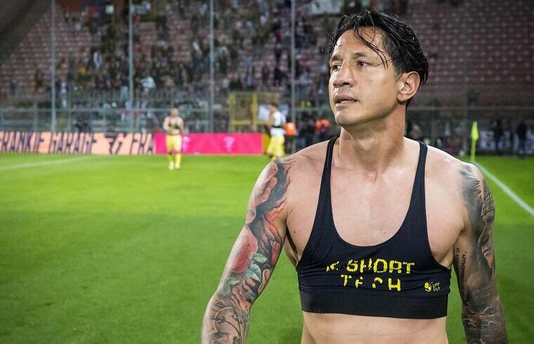 Lapadula al termine della sfida contro il Perugia | Foto di Valerio Spano/Cagliari Calcio