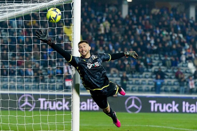 Guglielmo Vicario con la maglia dell'Empoli