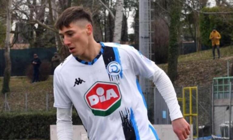 Goglino in azione con la maglia del Desenzano