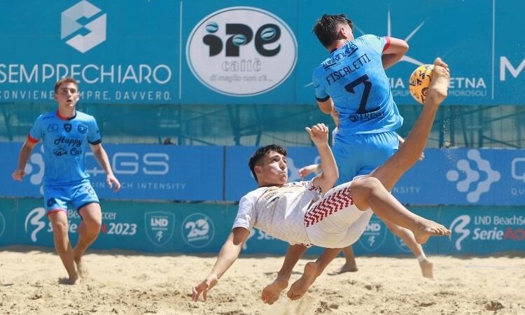 Uno scatto della sfida tra la Sambenedettese e il Cagliari Beach Soccer | Foto LND Beach Soccer