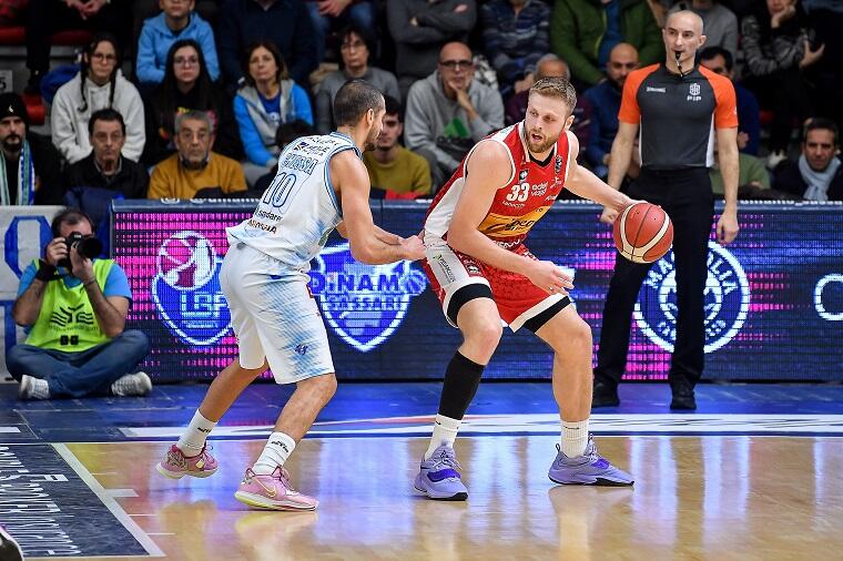 Vasilis Charalampopoulos durante Dinamo Sassari-VL Pesaro | Foto Luigi Canu