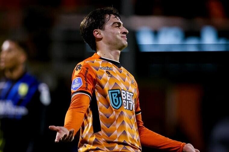 Oristanio in azione con la maglia del Volendam