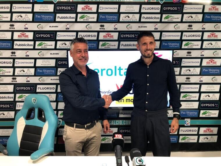 IL neo allenatore Greco dell'Olbia con il direttore Tatti