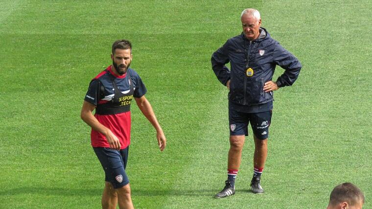 Uno scatto dell'allenamento del Cagliari nel ritiro di Chatillon | Foto Centotrentuno