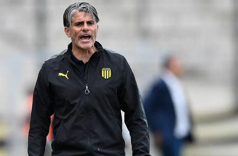 Diego Lopez durante l'esperienza al Penarol