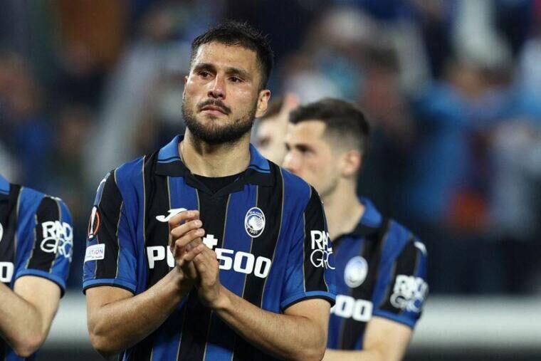 José Luis Palomino con la maglia dell'Atalanta