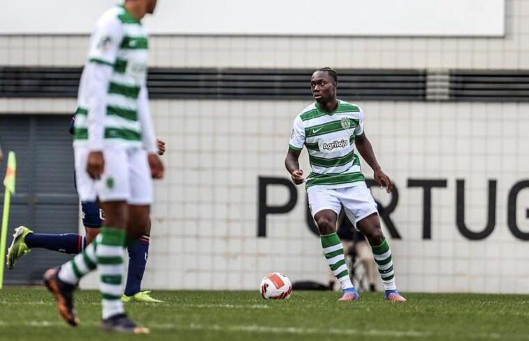 Etienne Catena con la maglia dello Sporting Lisbona