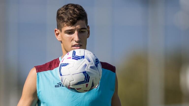 Prati-Cagliari-Calcio-Primo-Allenamento