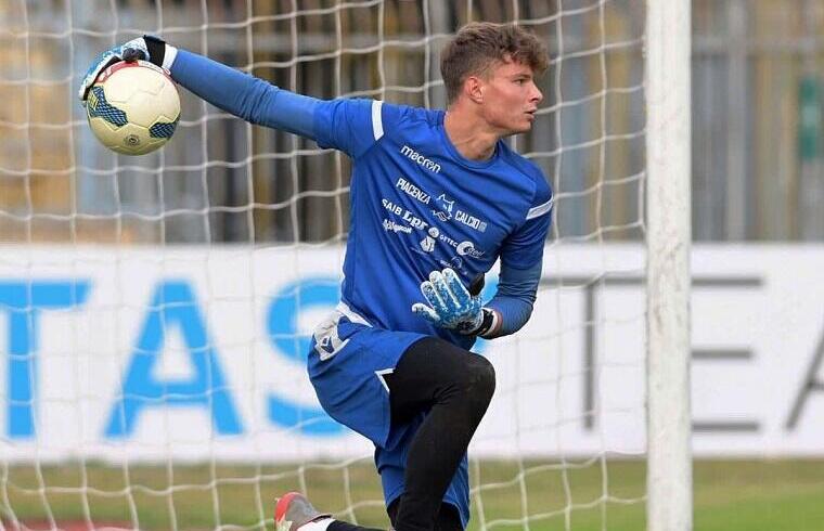 Il portiere Filippo Rinaldi con la maglia del Piacenza