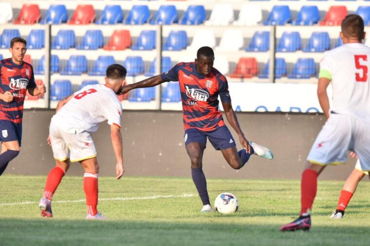 Kalifa Kujabi durante la sfida contro il Ghilarza | Foto Alessandro Sanna