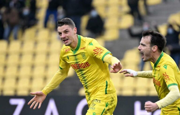Andrei Girotto con la maglia del Nantes