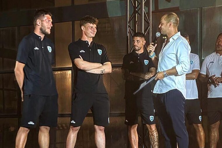 Un momento della presentazione dell'Olbia | Foto Twitter Olbia