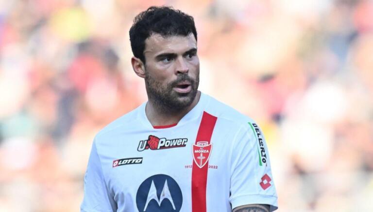 Andrea Petagna con la maglia del Monza