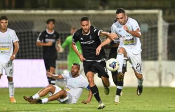 Roberto Biancu in azione durante Olbia-Cesena | Foto Sandro Giordano