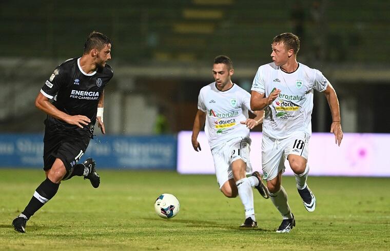 Roberto Biancu e Nicola Nanni in azione durante Olbia-Cesena | Foto Sandro Giordano