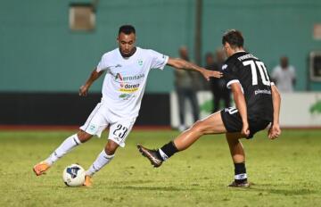 Cristian Arboleda durante Olbia-Cesena | Foto Sandro Giordano