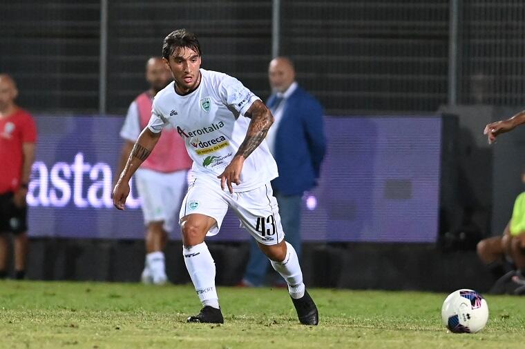 Matteo Montebugnoli durante Olbia-Cesena | Foto Sandro Giordano