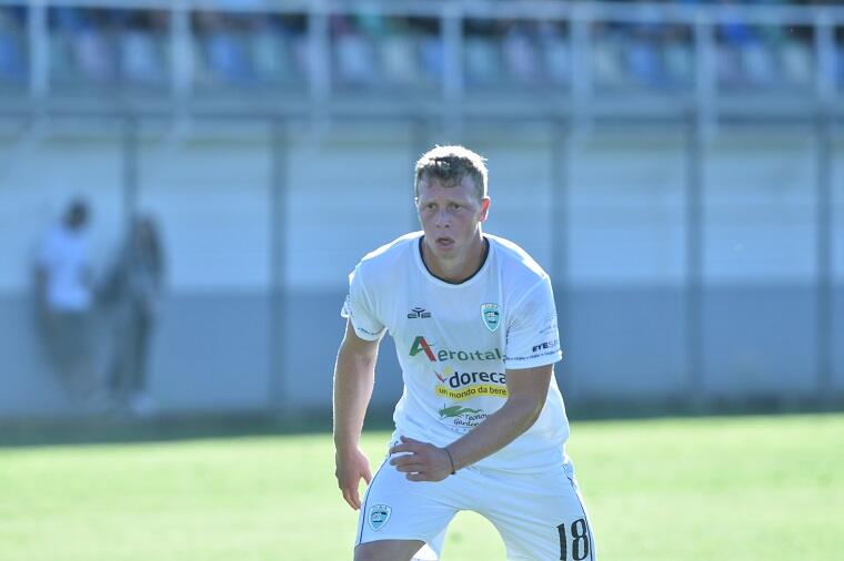 L'attaccante dell'Olbia Nicola Nanni | Foto Sandro Giordano