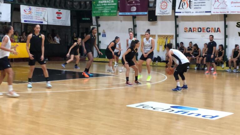 Un momento dell'amichevole tra Techfind Selargius e Cus Cagliari