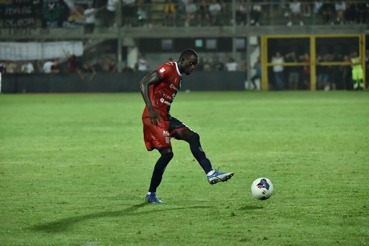 Kujabi Kalifa, centrocampista della Torres | Foto Alessandro Sanna