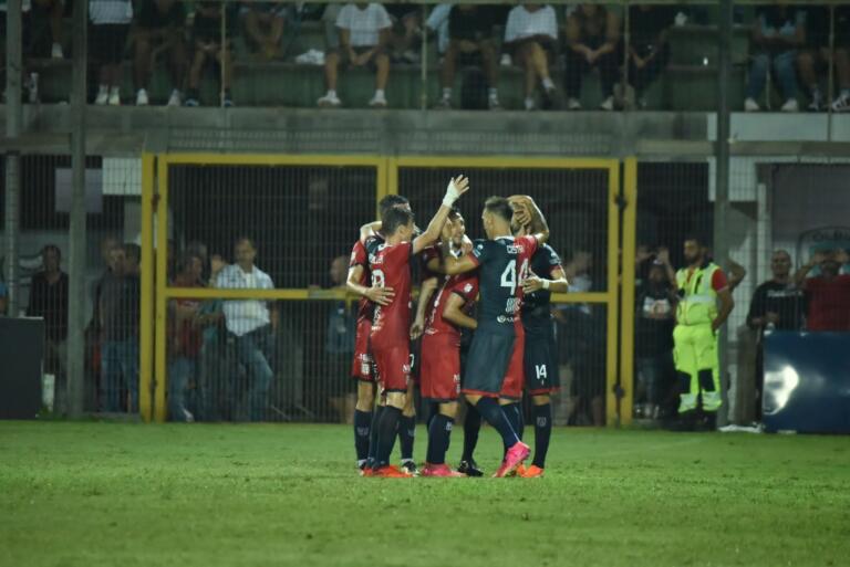 La Torres esulta dopo un gol messo a segno nel derby del Nespoli | Foto Alessandro Sanna