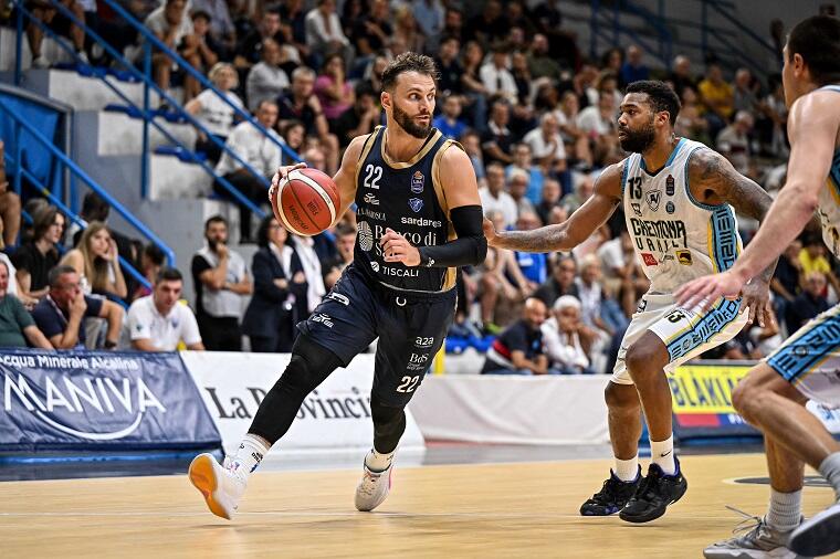 Il capitano della Dinamo Sassari Stefano Gentile durante Vanoli Cremona-Dinamo Sassari | Foto Luigi Canu