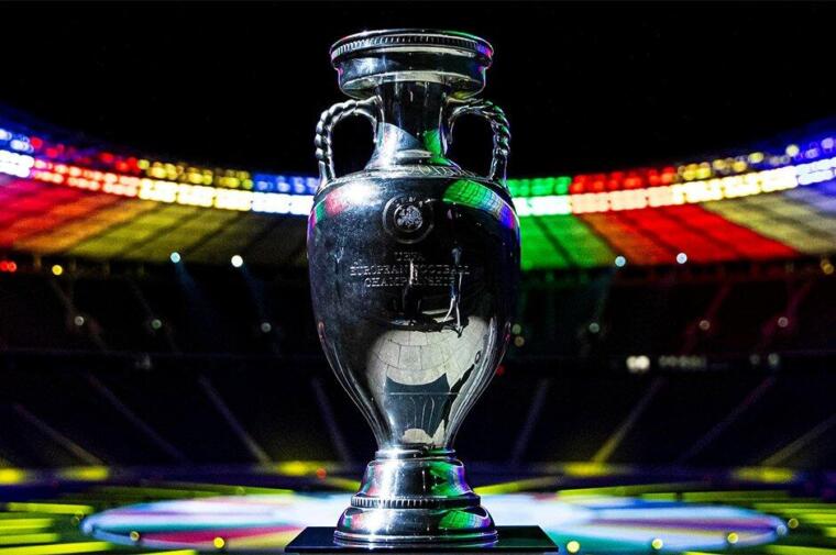 La Coppa Henri Delaunay, trofeo degli Europei di calcio